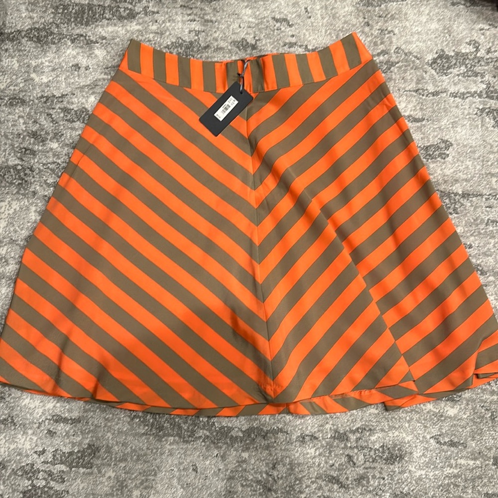 Flowy polyester lined A-line skirt